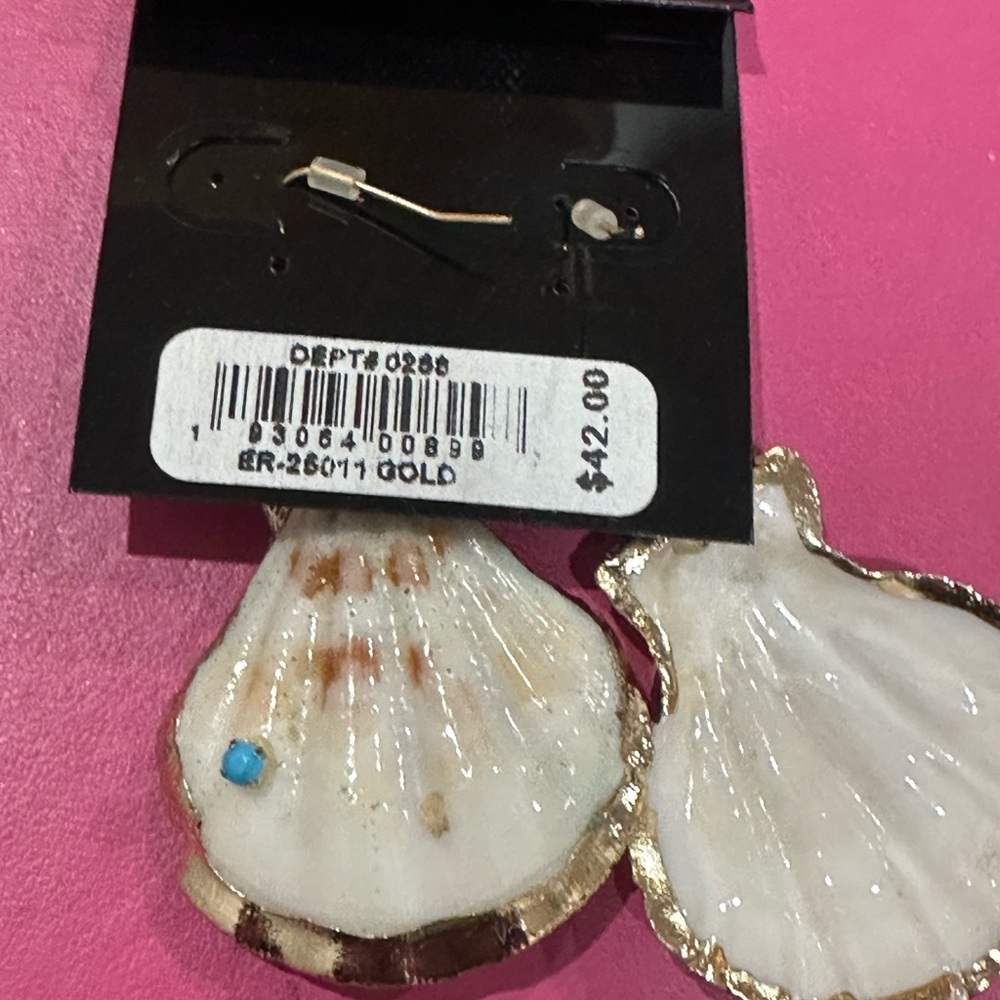Dangling shell earrings